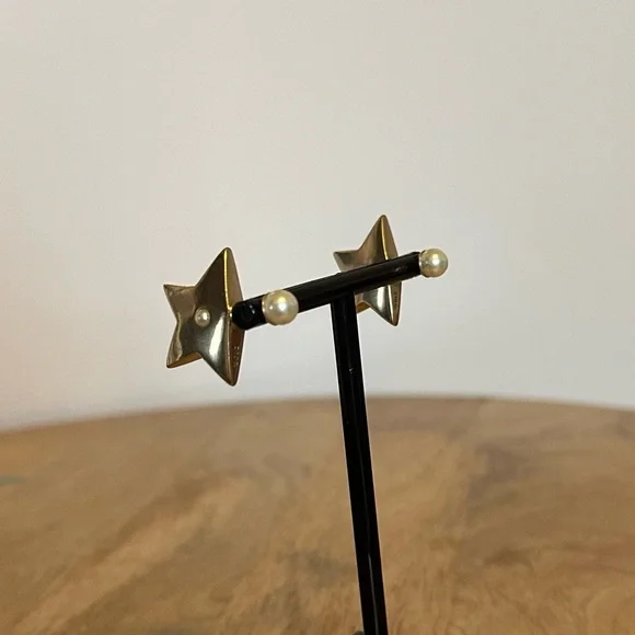 DIOR TRIBALES Star Gold Plated and White Resin Pearl Earrings - Picture 1 of 9